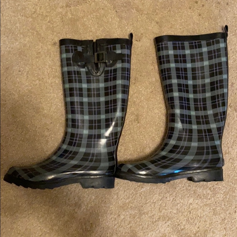 Rain boots